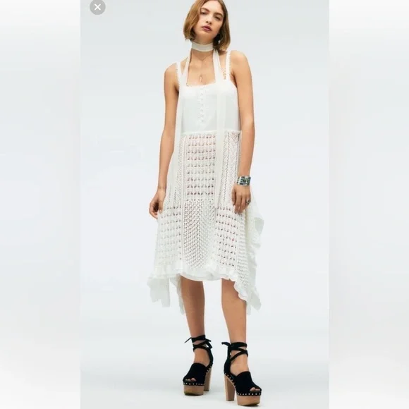 zara crochet dress limited edition This gorgeous limited edition crocheted dress from ZARA is available in our store for sale. Click the link in bio to purchase from us. #knitdress #beachvacation #crochetdress #sunsetbeach #resortwear